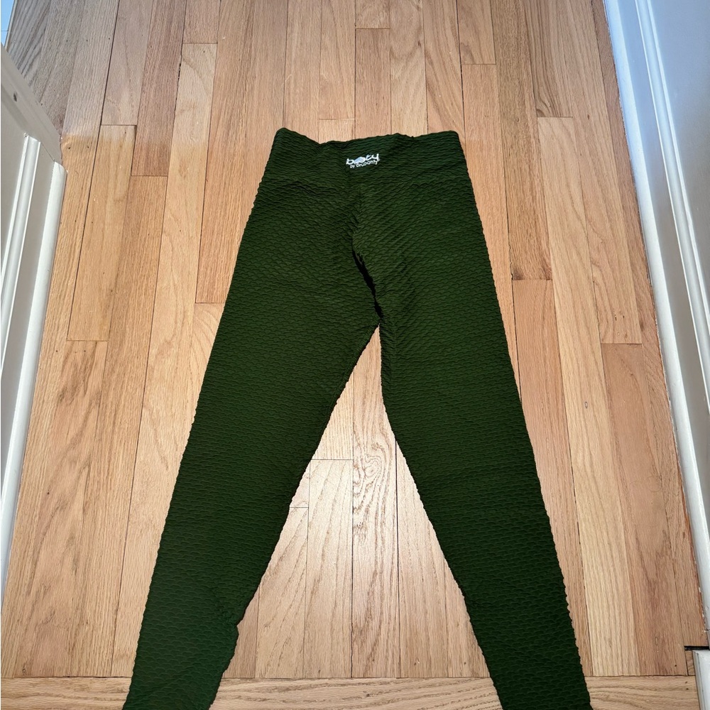 Booty by Brabants Green Croco leggings (one size fits all)